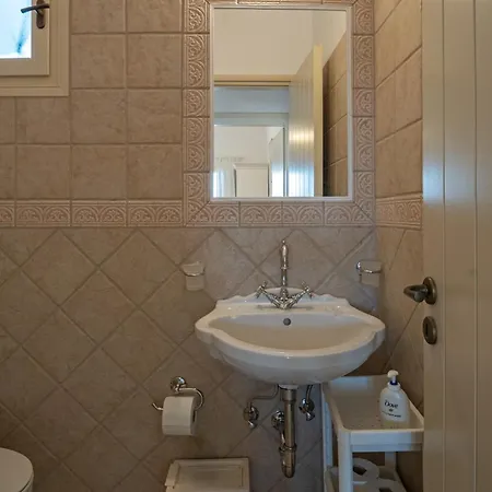 Vila Maria Paros Molos (Paros)