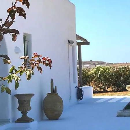Maria Paros * Molos (Paros)