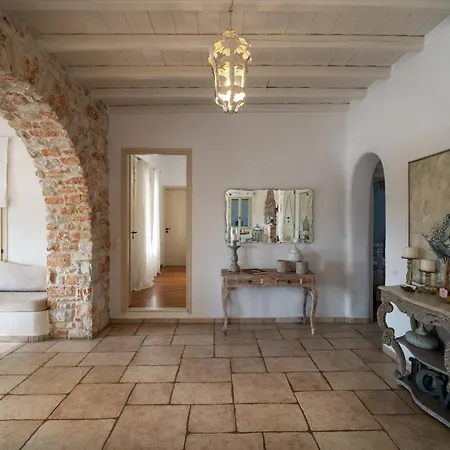 Vila Maria Paros